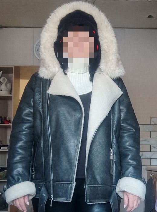 Дублёнка, шуба, шапка.