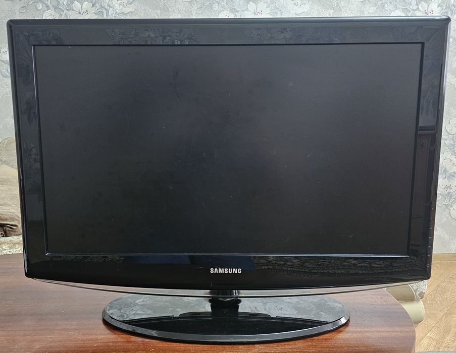 Телевизор Samsung 32д / 80см