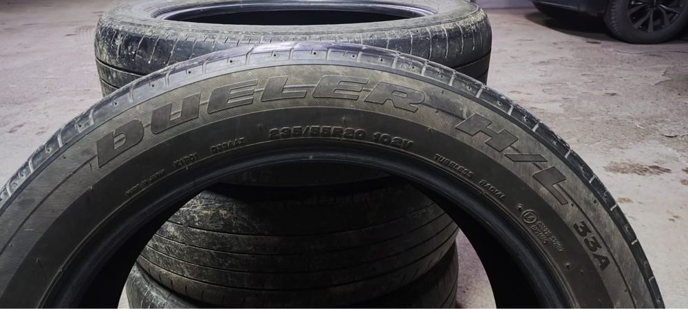 Шины Bridgestone R20/235/55 комплект