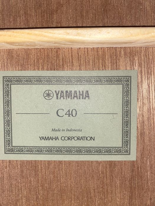 Гитара Yamaha c40 сатылады