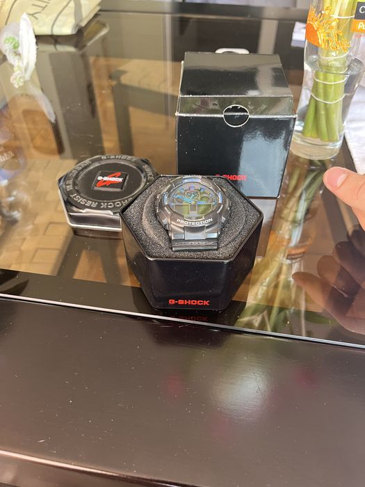 G - shock , черно със синьо.