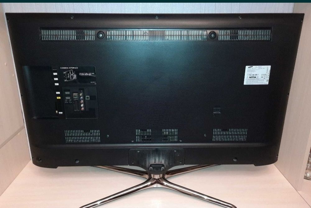 Отдам телевизор LG