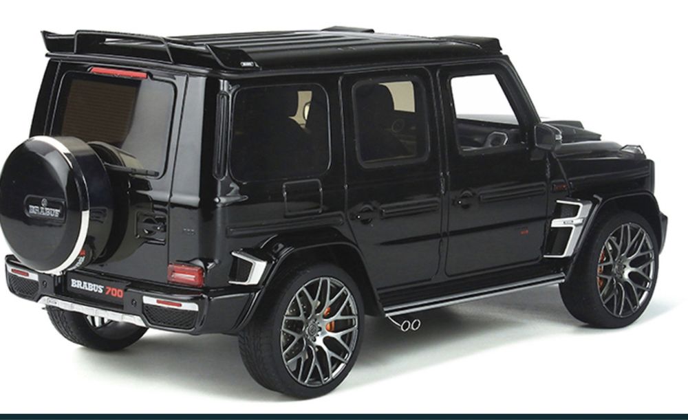 Madel 1:18 mersdez benz