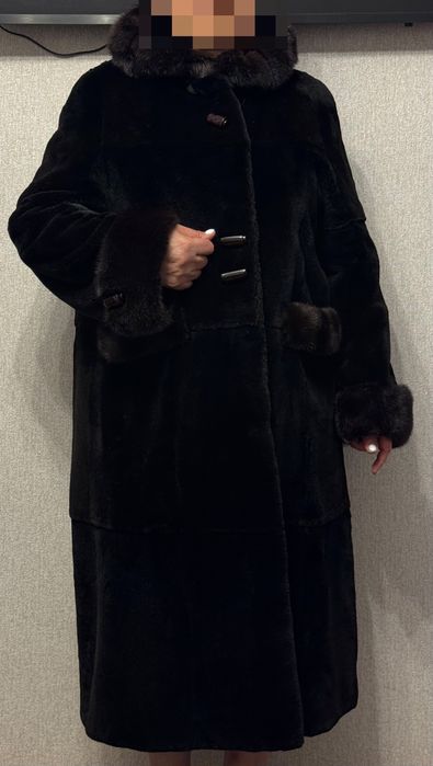 Женская шуба бобрик
