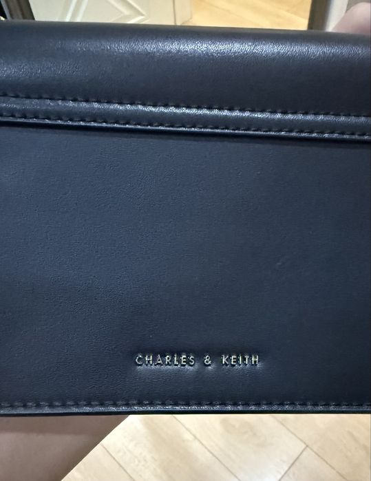 черная сумка Charles & Keith