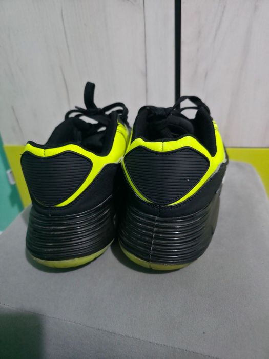 Маратонки номер 43