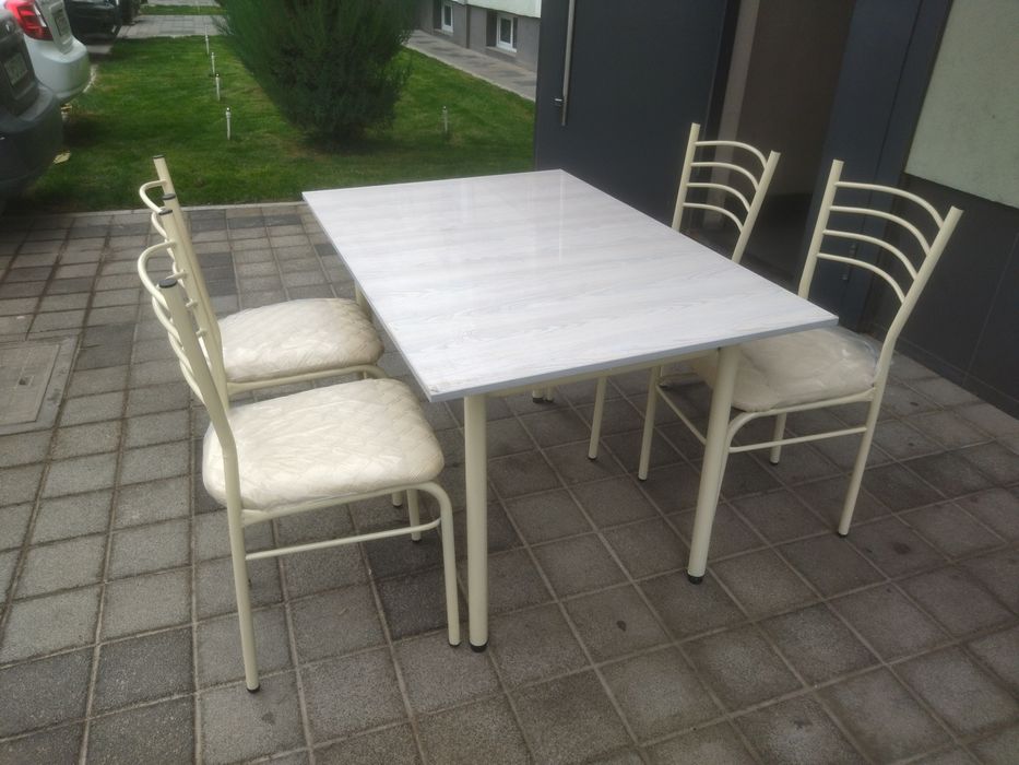 Кухонный стол для дома кафешки и других заведений