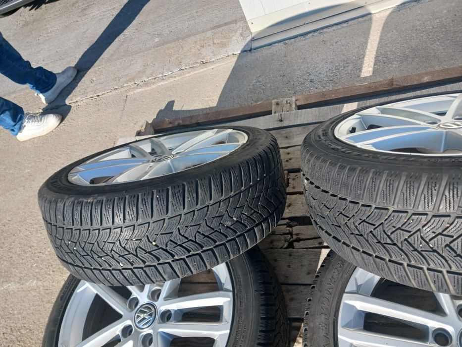 Set jante aliaj originale Volkswagen cu anvelope