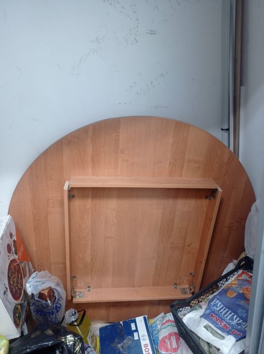 Круглый стол (домалақ үстел)