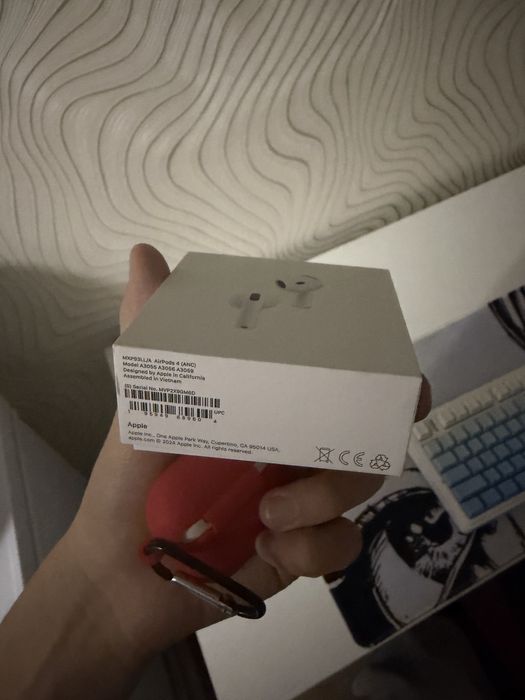 Airpods 4 ANC с шумоподавлением