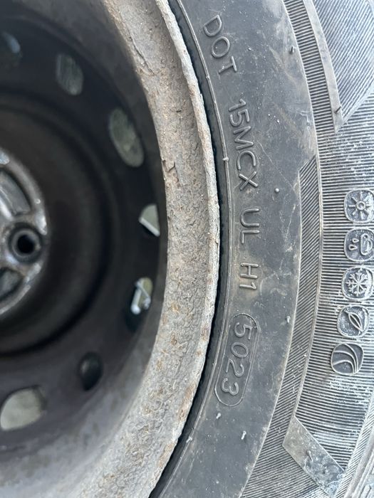 Всесезони гуми Hankook с джанти 14