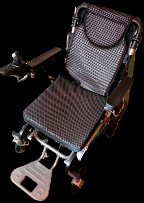 8000FR scaun cu rotile electric (pliere și poziționare automată)