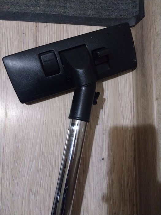 Пылесос Nova. В хорошем рабочем состоянии.