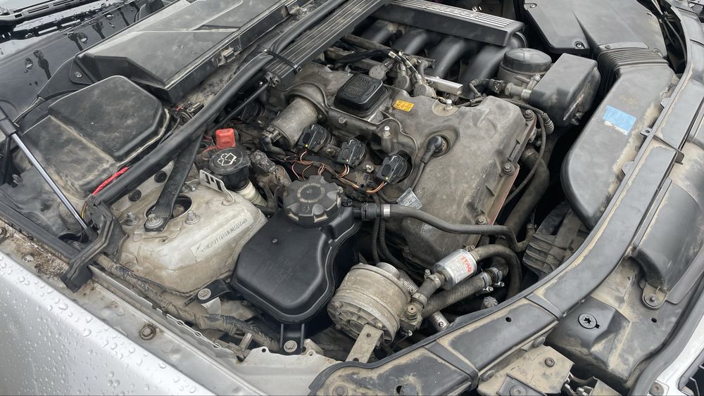 Продавам БМВ 325i.  XD
