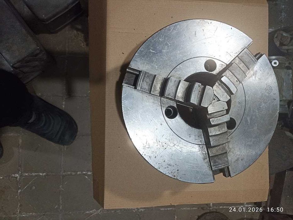 Продам токарный патрон 250 мм