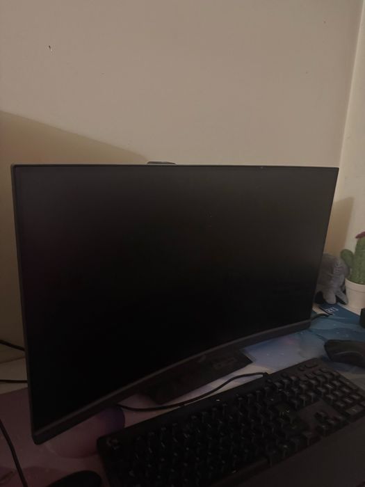 Monitor Asus Rog 144hz curbat