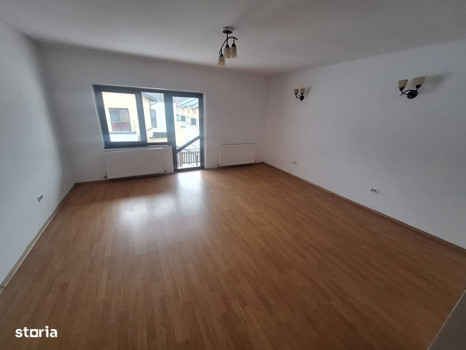 Casa P+etaj in Vlădesti