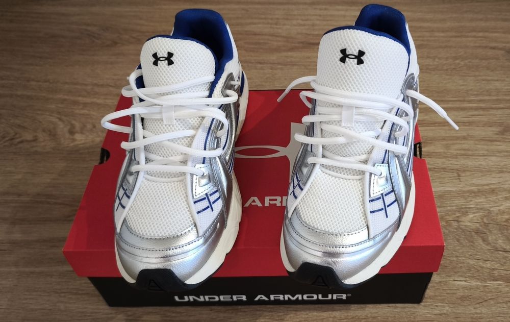 Кроссовки Under Armour Sola