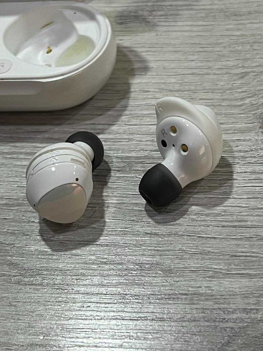 Bluetooth Слушалки Samsung Buds +