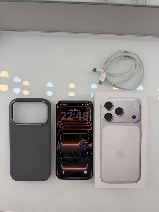 Vand iphone 17 pro 256 GB Silver