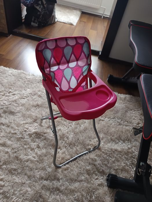 Vând scaun măsuță pentru păpuși