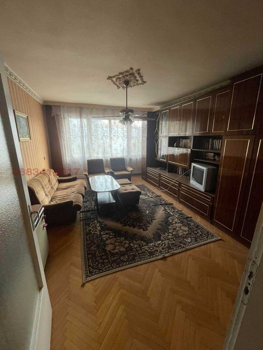 Продава се Многостаен апартамент в Гулянци - 215 кв.м за 466 €/кв.м - Снимка #3