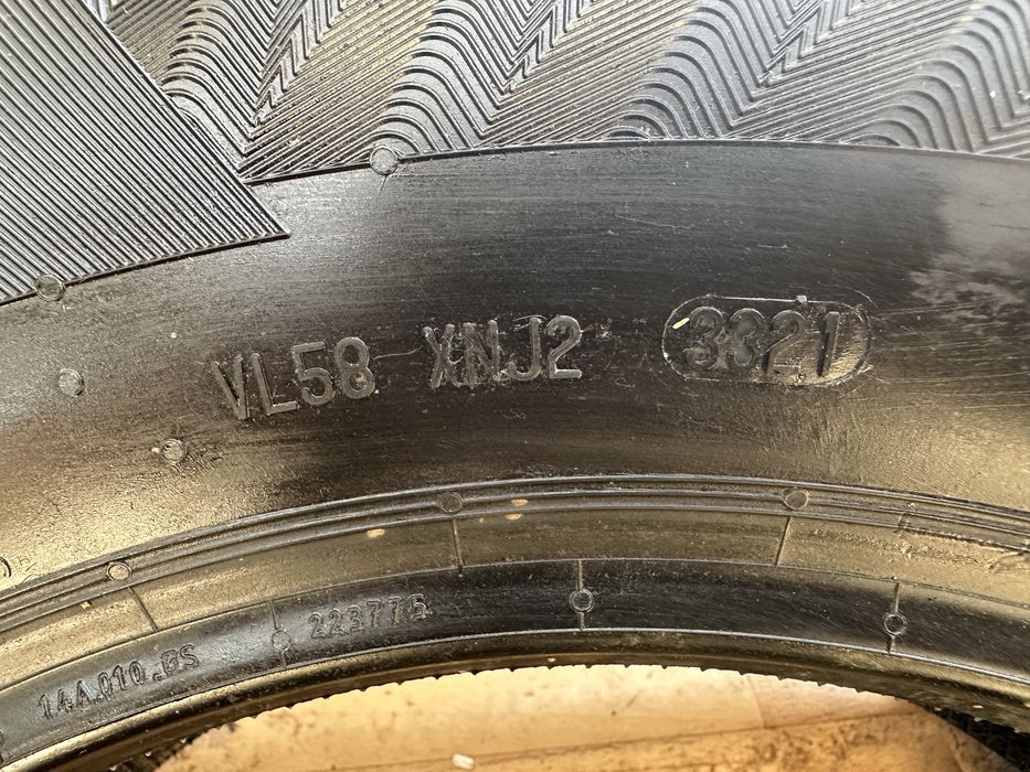 Продам комплект 4 шт резина стшипами