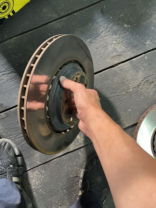 Продам диски тормозные lexus nx200