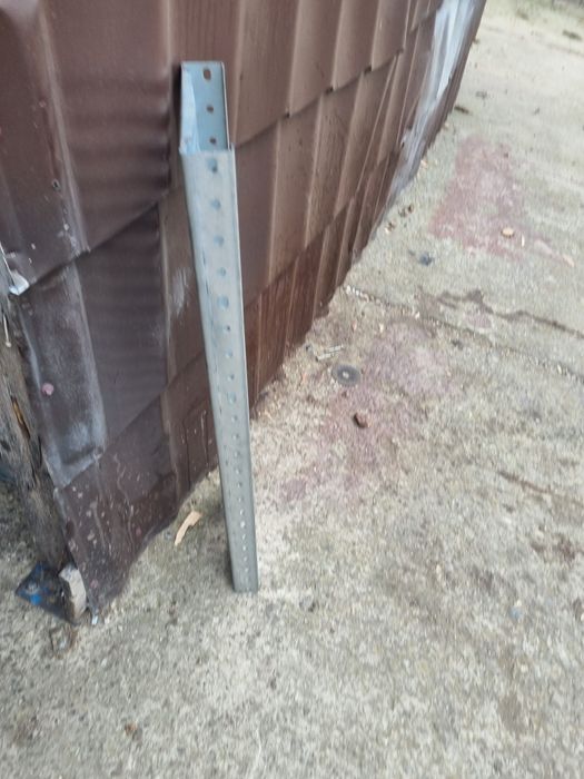 vând trepte metalice zincate