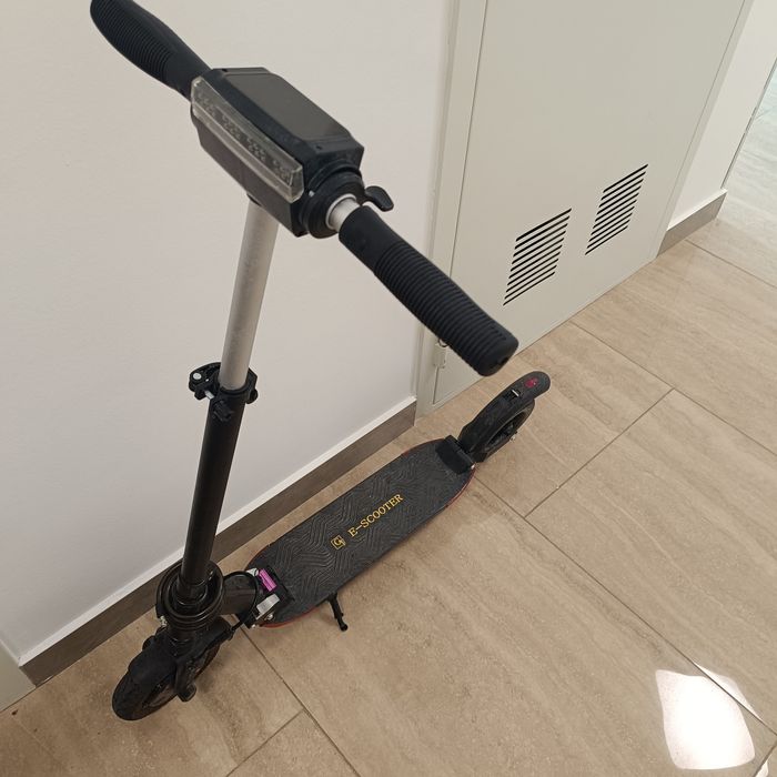 Электросамокат E-scooter