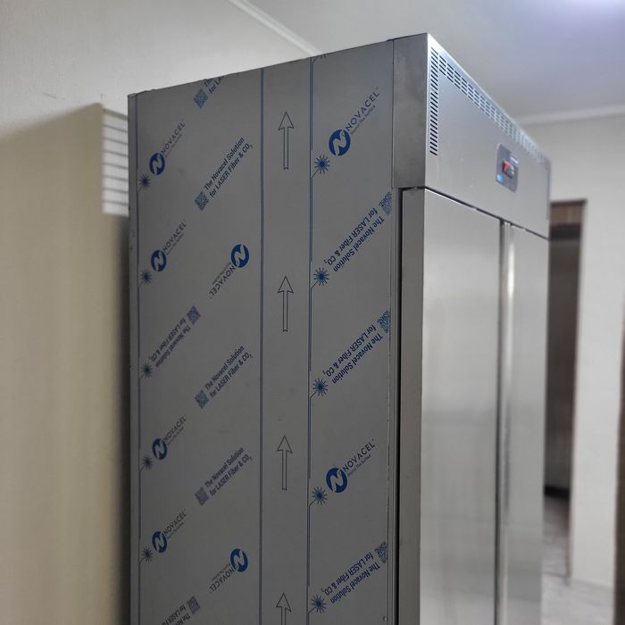 Продам профессиональный морозильный шкаф