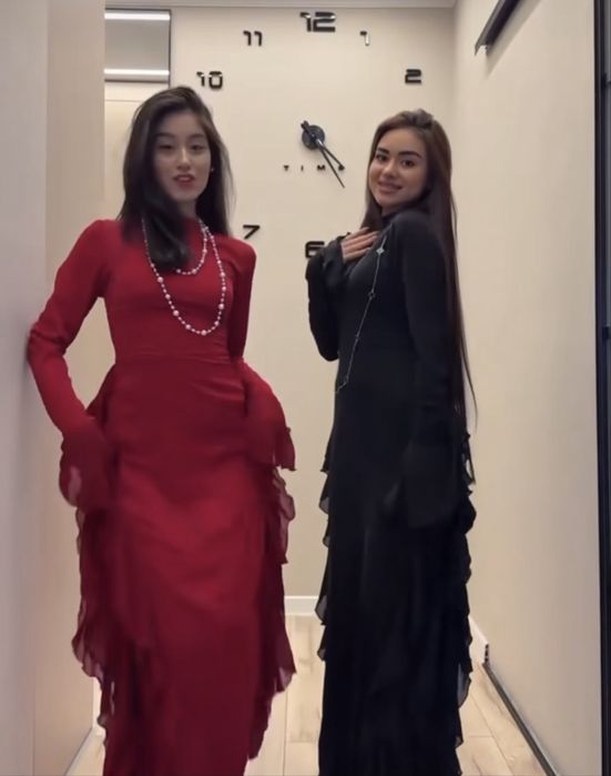 Черное вечернее платье