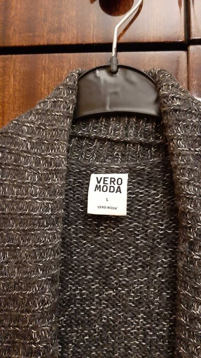 Зимни  дамски жилетки и пуловери