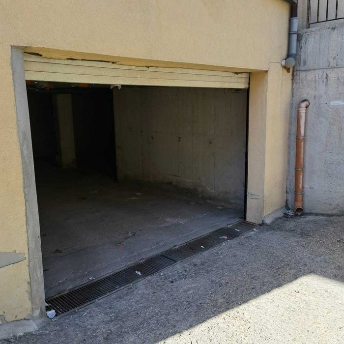 Дава се под наем Гараж / Паркомясто в Русе, Дружба 1 - 16 кв.м за 35.7 € - Снимка #1