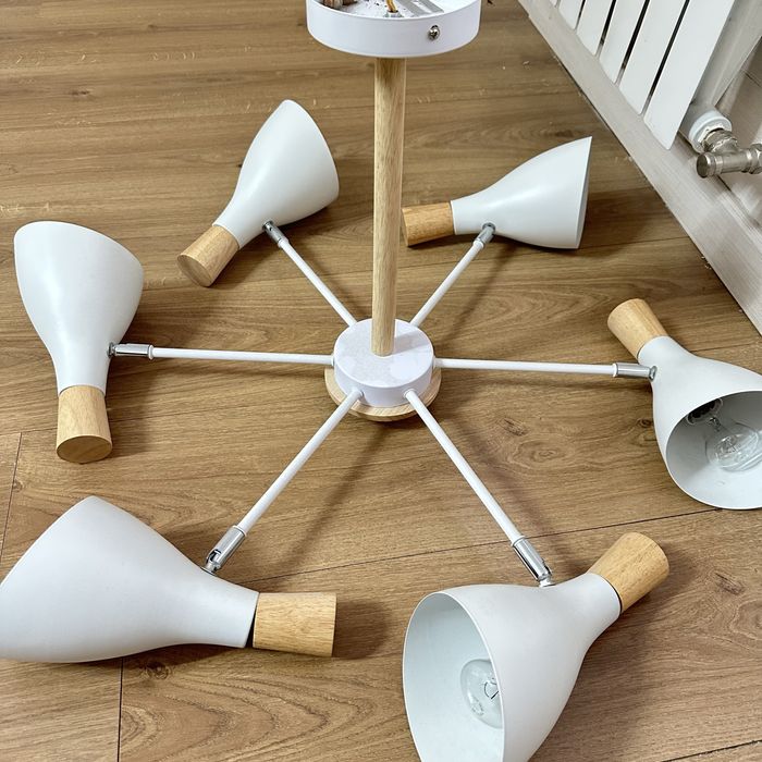 Люстра в хорошем состоянии