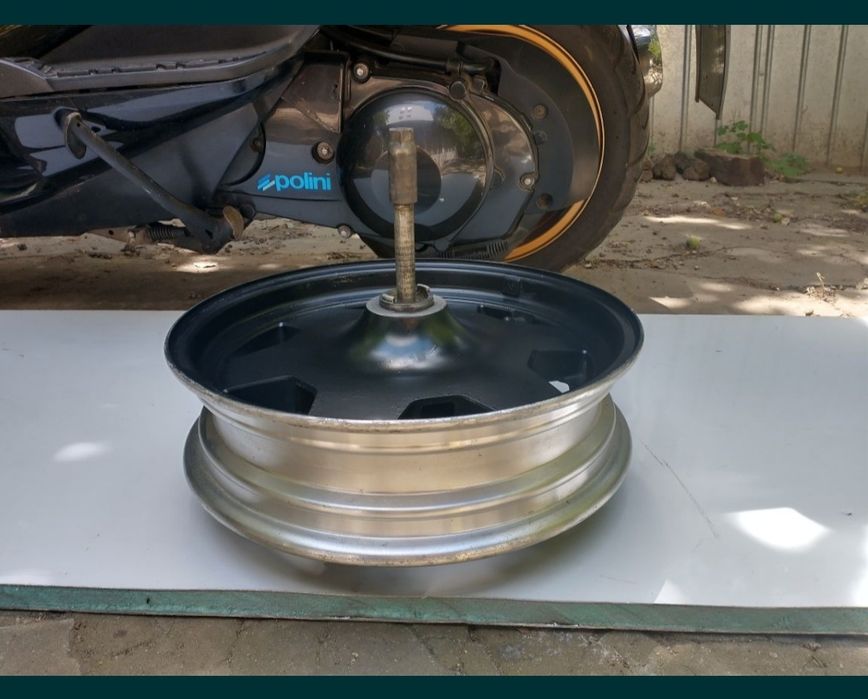 Suzuki Burgman Jantă de fată cu disc de frana si ax