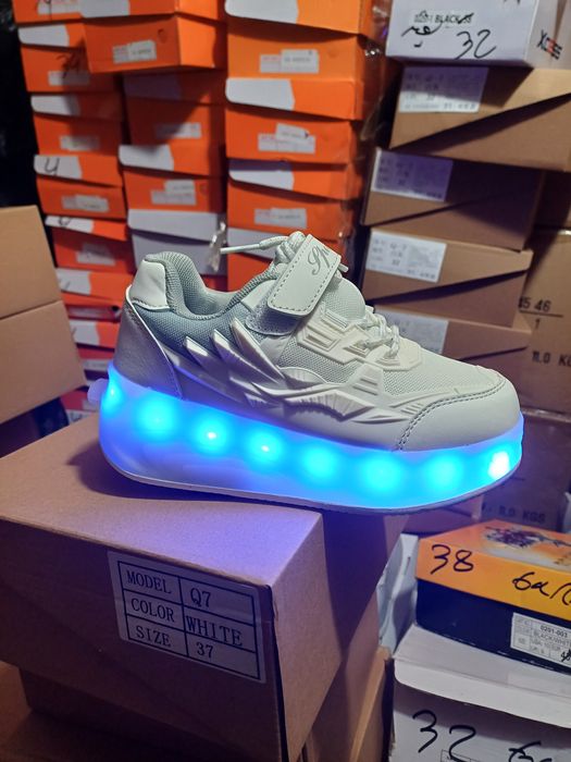 Маратонки с 4 колелца