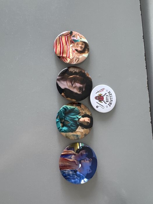 значки stranger things (уилл,майк)