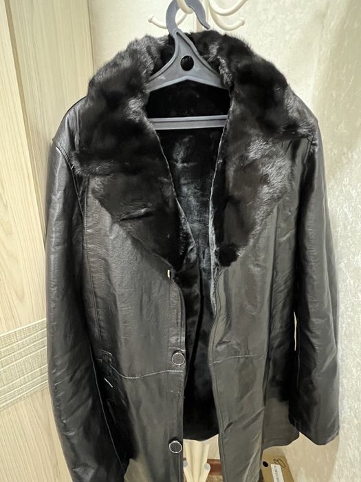 Продам мужскдубленку новая