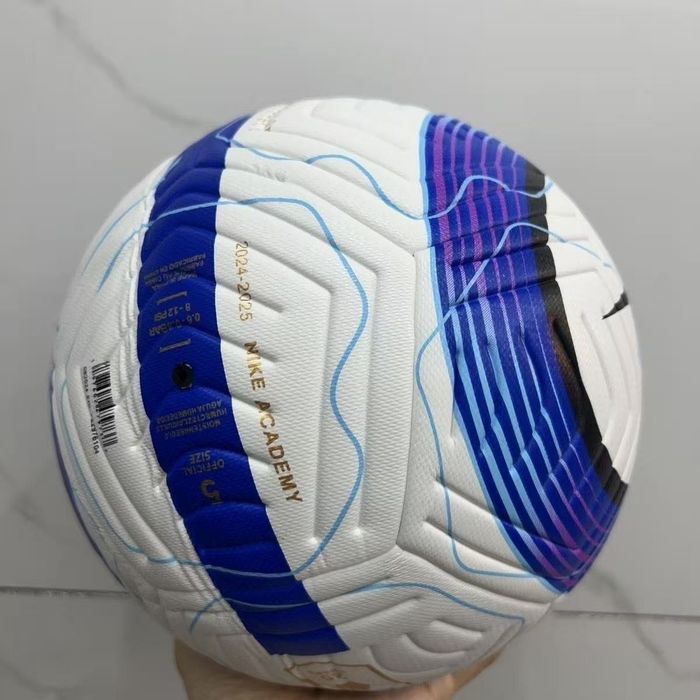 Футбольеые мячи adidas nike