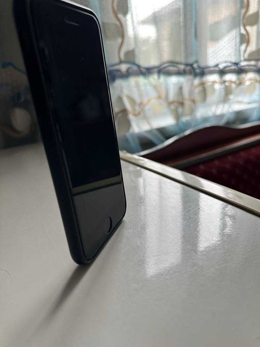 IPhone 8 (64 гб) черный