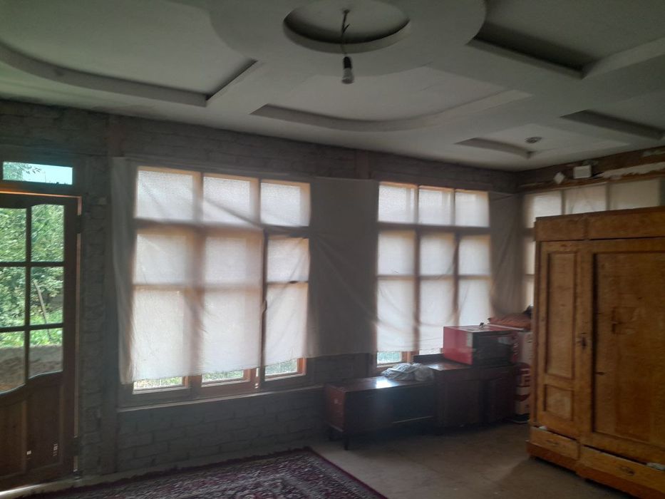 Uchaska sotiladi srochna