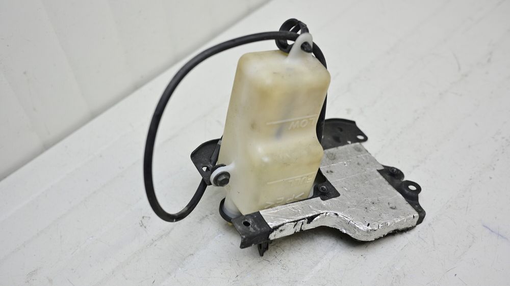 Vas Expansiune Lichid Racire Cu Suport Yamaha FZ6 2004 - 2009