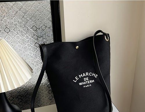 Дамска чанта  ..