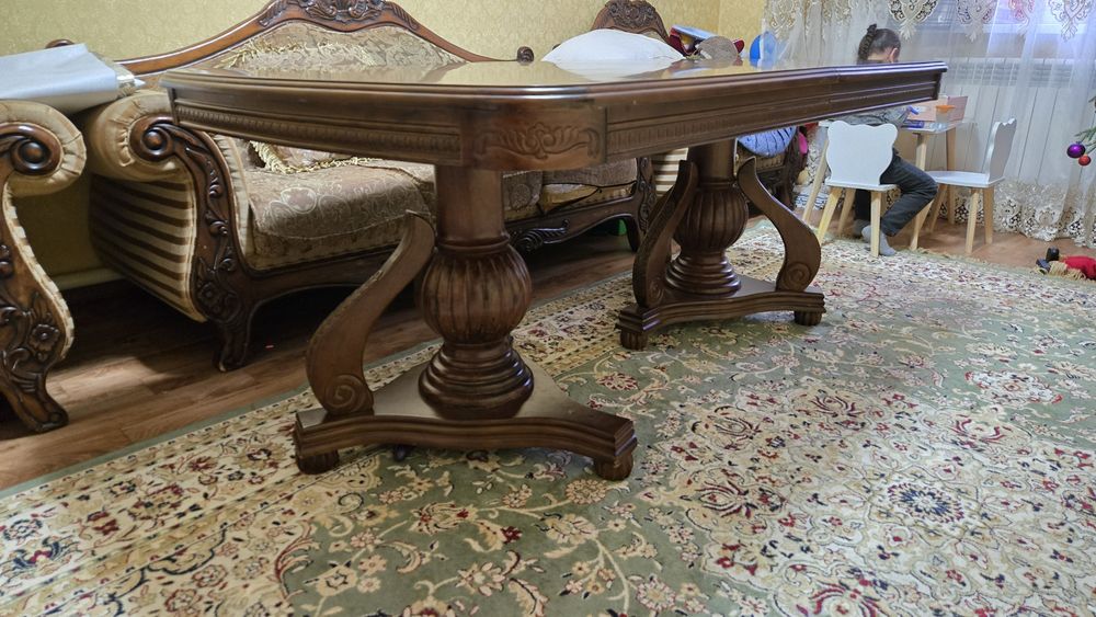 Продам стол в хорошем сост.