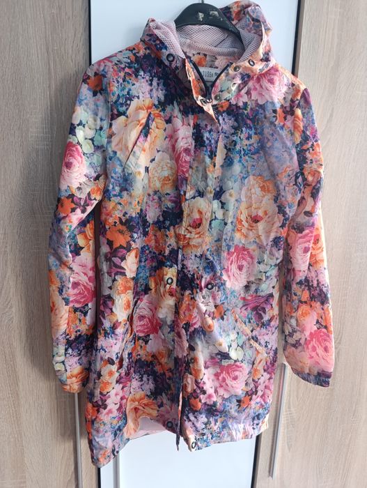 Дамска ветровка размер S