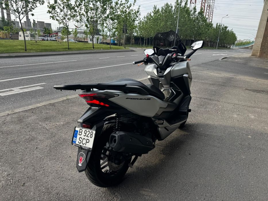 Honda forza 300 abs