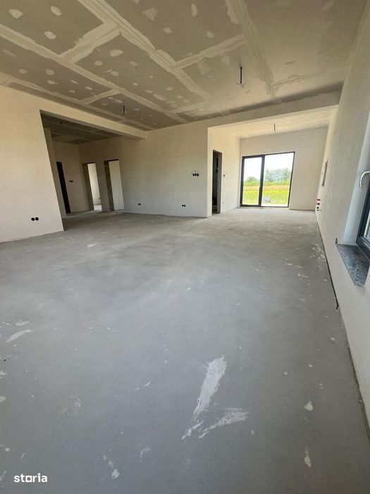 Casa NOUA semifinisata