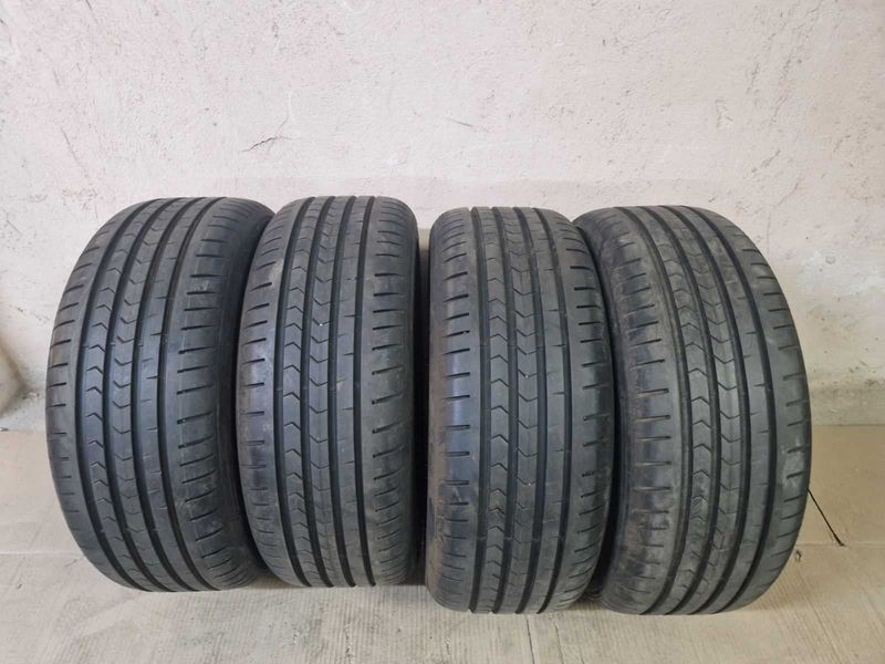 4 Vredestein R17 215/45/ 
демо летни гуми
DOT1322