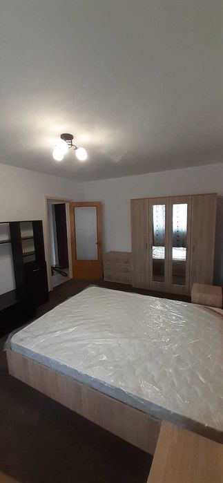 Garsoniera decomandata de inchiriat 35 mp zugravita mobilata utilata proprietar bloc mixt 1982